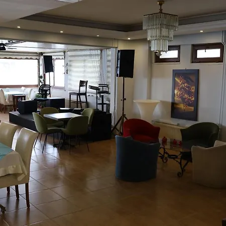 Demir Restaurant Hotel *