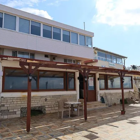 Demir Restaurant Hotel *